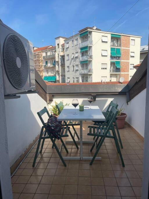 Centro Storico-Mansarda Verde Con Terrazzino E A/C آستي المظهر الخارجي الصورة